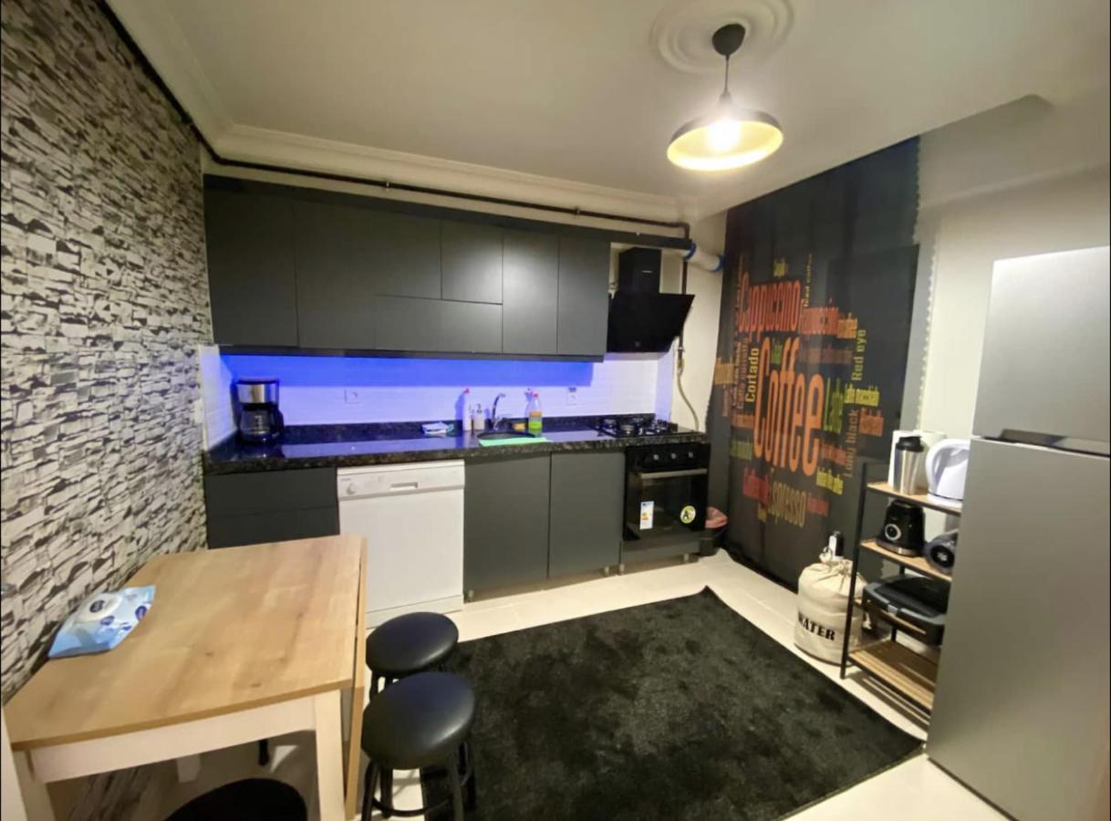 איסטמבול Cozy Big Sisli Apartment , Ac, Modern &For Family,Friendly In Center מראה חיצוני תמונה